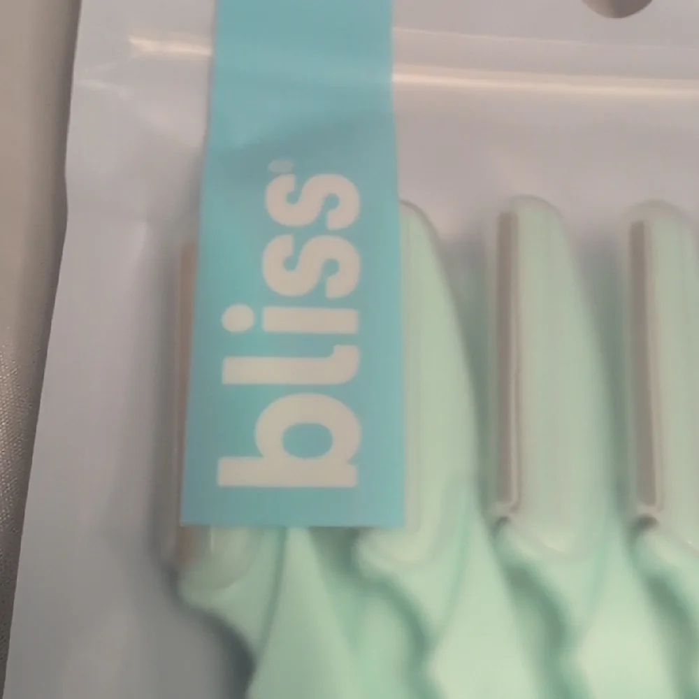 Bliss Smooth Ya Later Dermaplaning Razors -Mint Green 12 Pack